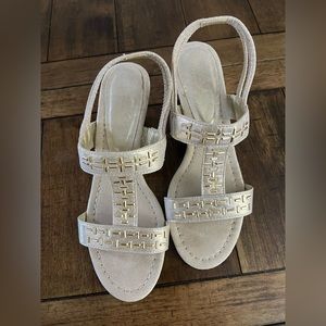 Small wedge sandal 7